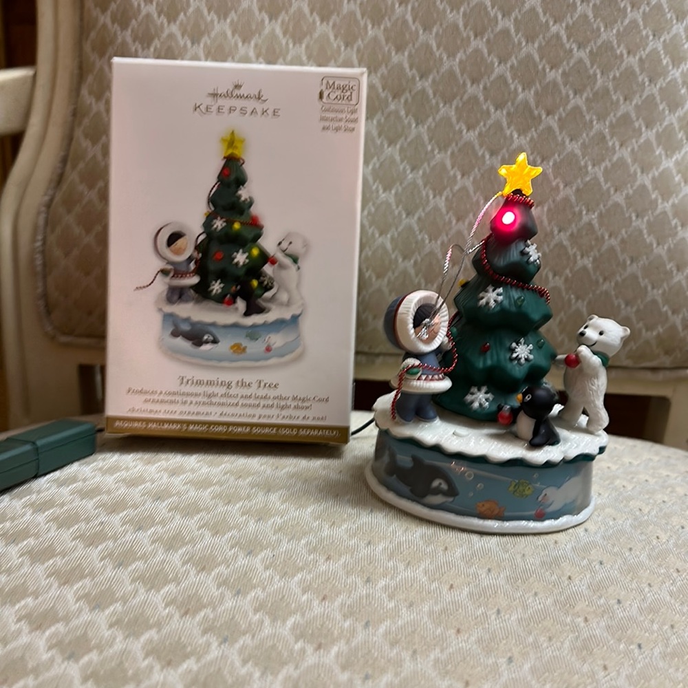 Used-Hallmark Keepsake 2012Trimming the Tree Magic Cord